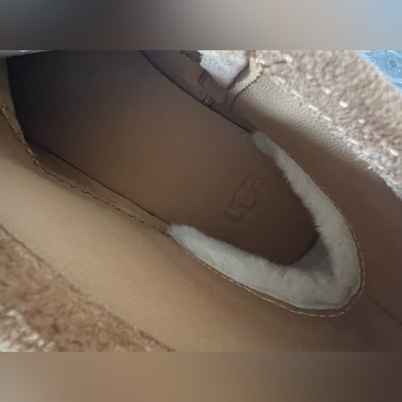 Ugg kennadi fringe moccasin boots in camel. NWT! Size 7 - Picture 8 of 9